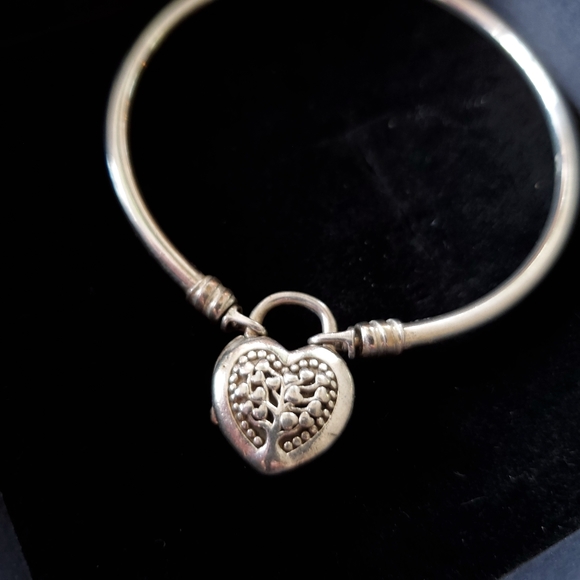Pandora flourishing heart padlock - Picture 4 of 6